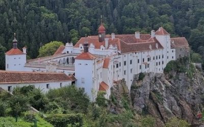 NOVINARJI V ŽIVALSKEM PARKU HERBERSTEIN